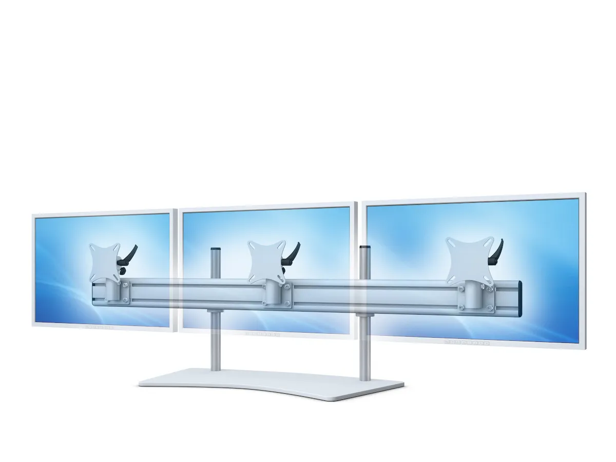 Monitorhalterung mit Standfuß für drei Monitore nebeneinander